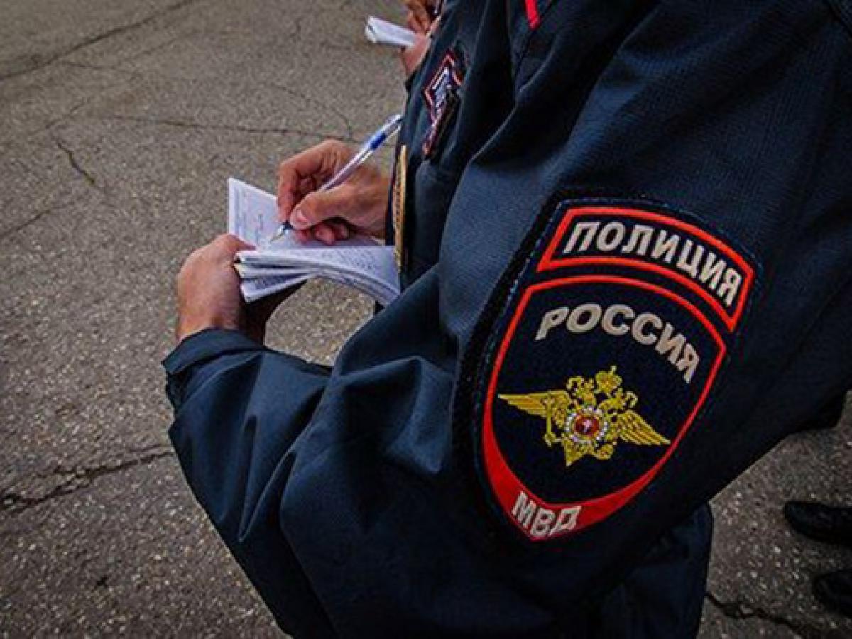 A policeman from Volgograd brutally beat a schoolboy and left for SVO