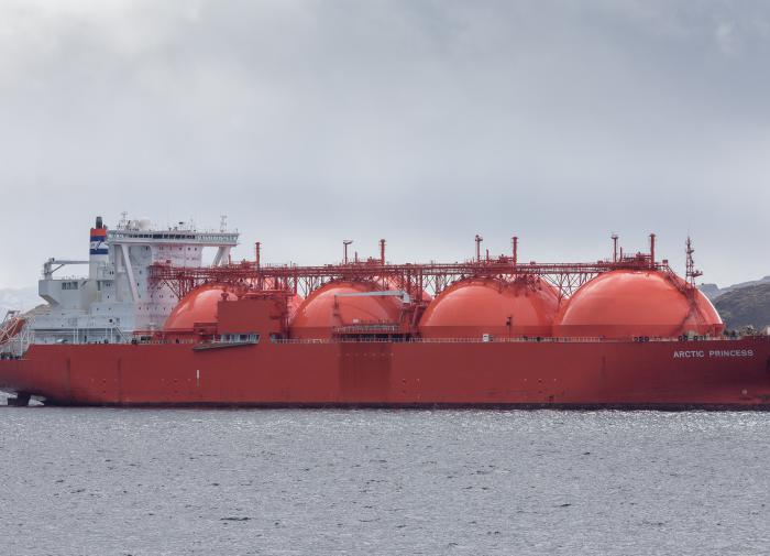 Baltic LNG "Gazprom" a third tanker was needed: the wandering gas carrier is back in business